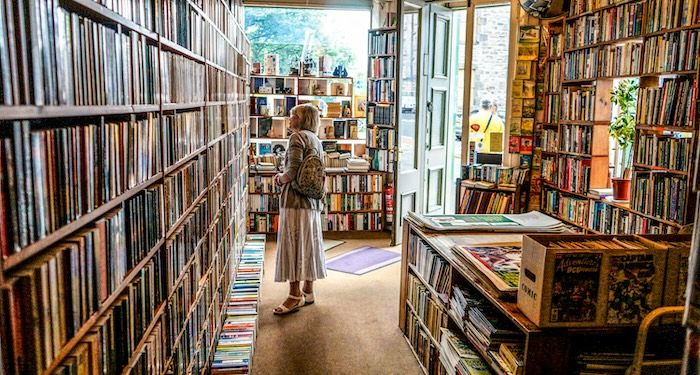 woman shopping in bookstore.jpg.optimal