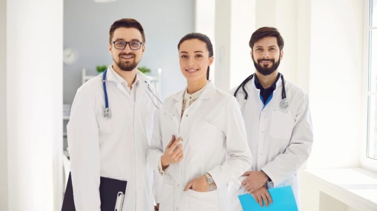 doctors AdobeStock